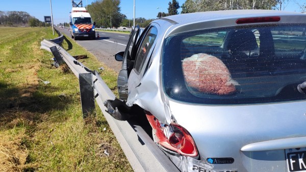 De Milagro No Fue Tragedia Terrible Choque Y Vuelco En El Acceso Oeste