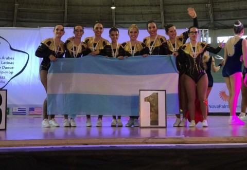 Escuela de baile local ganó un torneo sudamericano en Brasil