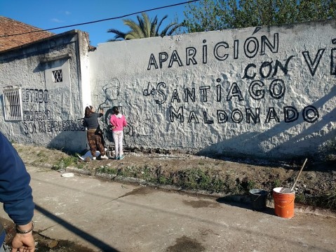 Volverán a pintar mural por Santiago Maldonado luego de la tapada oficialista