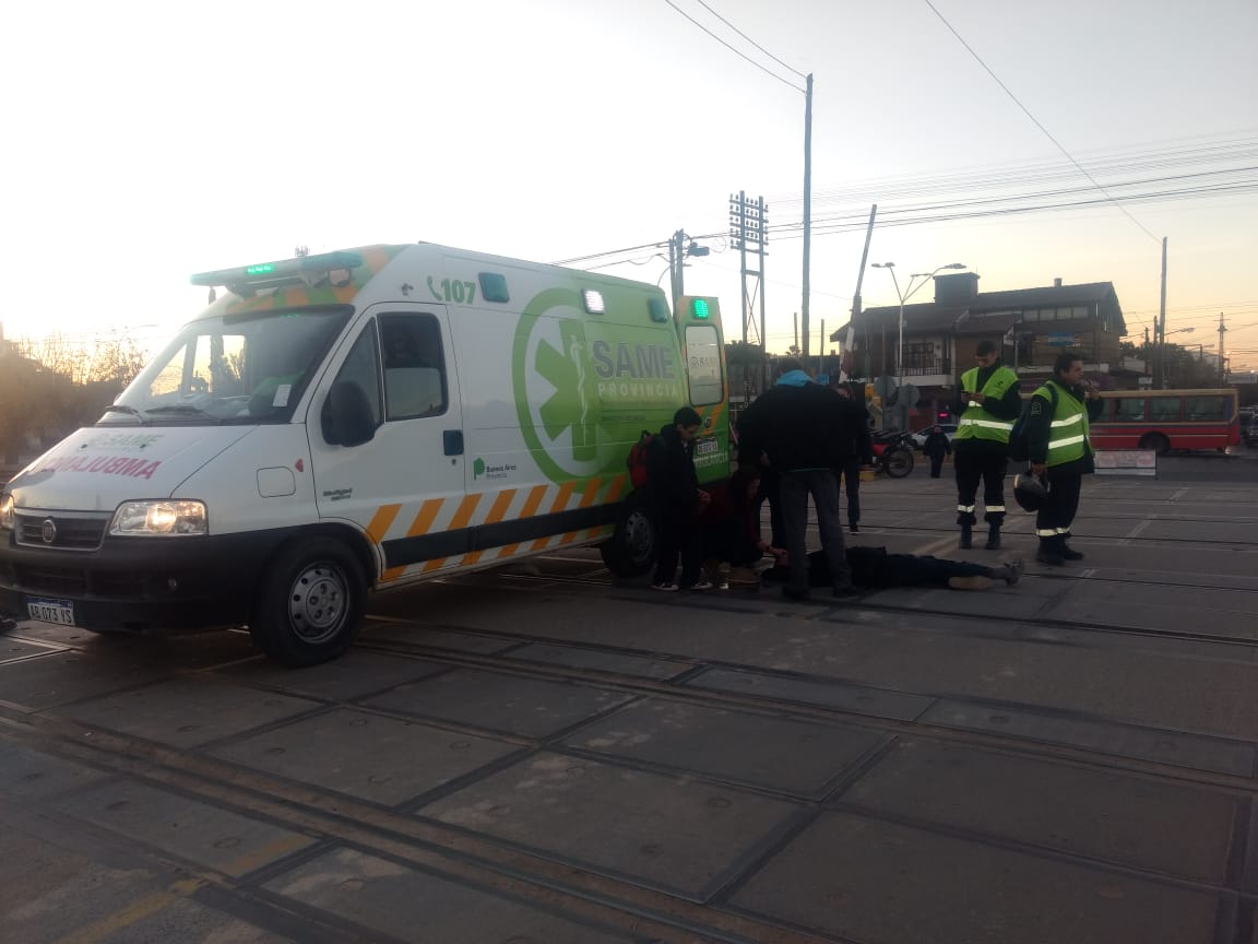 Un hombre de avanzada edad se accidentó con su bicicleta en el cruce de Las Violetas