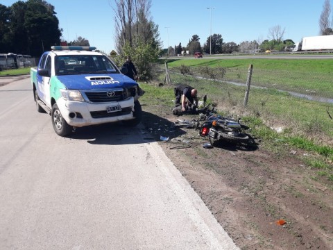 Otra persecución a motochorros fue positiva, pero dejó dos móviles chocados