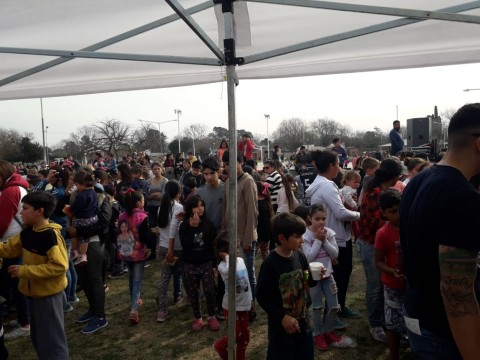 Cientos de niños celebraron su día la plaza de Villa Vengochea