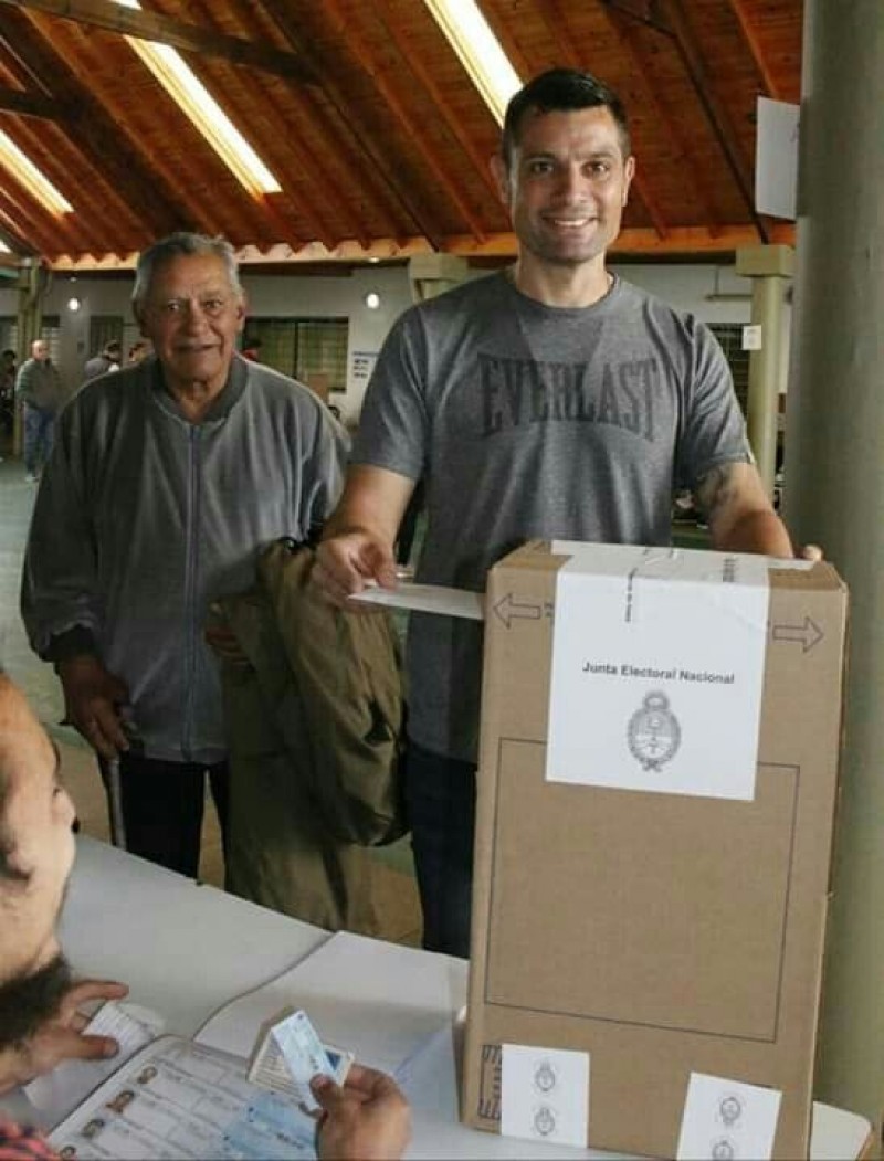 mauro-garcia-votando-elecciones-generales-2019-general-rodriguez