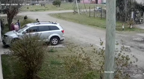 Video: así le robaron a una jubilada en Los Naranjitos