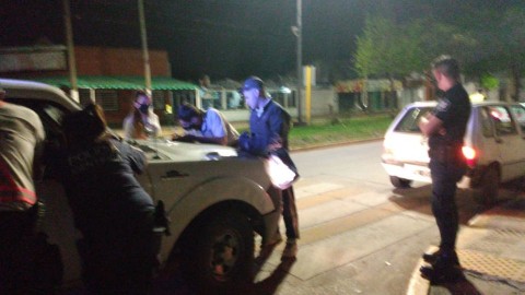 Demoraron a seis personas que realizaban “maniobras peligrosas” con el auto a metros de un control vehicular