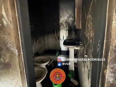 Susto en el casco céntrico por el incendio de un primer piso de una vivienda