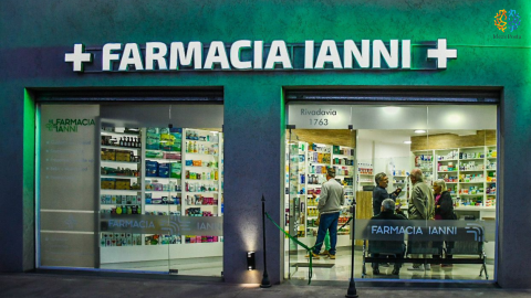 Tras 4 años de esfuerzo, inauguró su propia farmacia en el barrio San Bernardo