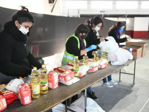 La Provincia refuerza la asistencia alimentaria con un programa para el 2025: cómo se llama y para quiénes