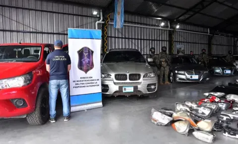 Video: robaban autos de alta gama y los "exportaban", con uno de los depósitos en Gral Rodríguez