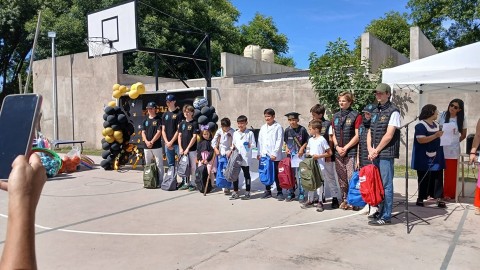 El municipio informó sobre un encuentro entre una escuela rodriguense con el Eton College de Inglaterra