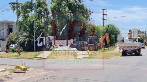 Accidente destrozó el Monumento a la Lechería: el idéntico antecedente que le ocurrió a otro emblema años atrás