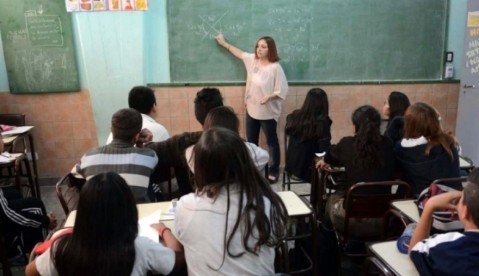 Docentes cerraron la paritaria nacional: de cuánto será el salario mínimo inicial