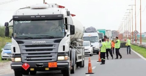 Desde hoy habrá restricción de camiones por recambio turístico en las rutas bonaerenses