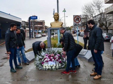 Con reformas en el busto, homenajearon a Evita en el 70° aniversario de su fallecimiento