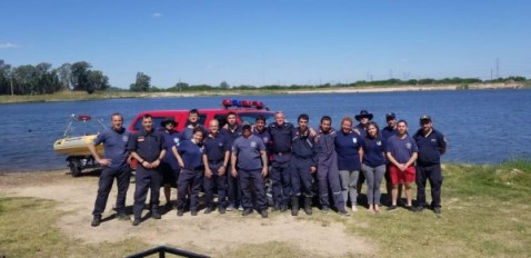 Cómo es la capacitación que hicieron los bomberos locales en una cantera de Marcos Paz