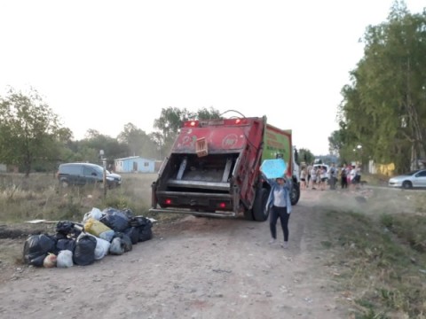 Vecinos en guerra por los microbasurales: fuerte reclamo en barrio Los Aromos y promesas municipales