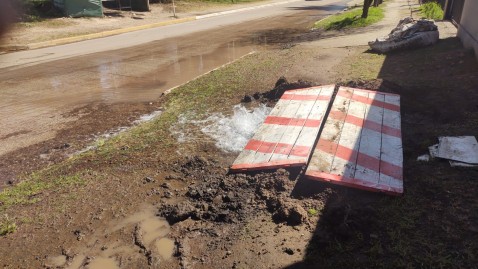 Video: una zona de Gral Rodríguez está sin agua desde ayer por una obra clandestina y hay muchos vecinos afectados