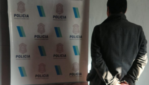 Joven causó temor en un barrio con un arma falsa y fue arrestado