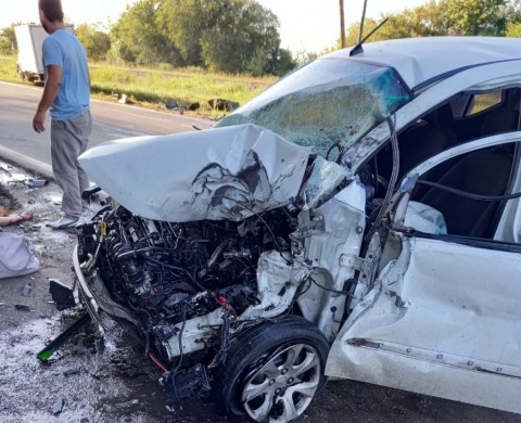 Una joven está grave tras un choque frontal entre un auto y un camión en Ruta 7