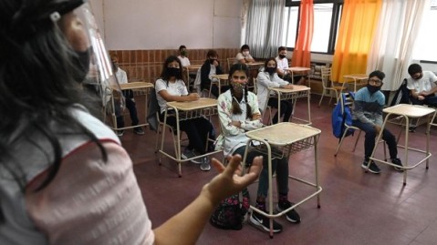 Cambian los protocolos sanitarios para "intensificar" las clases presenciales