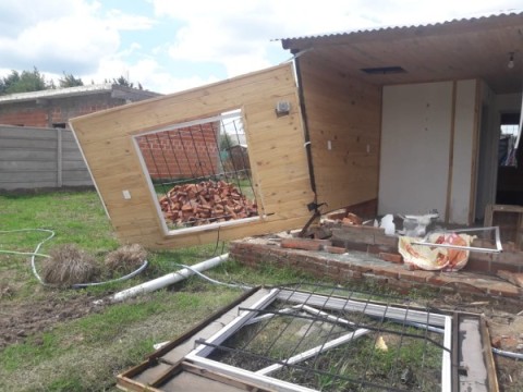 Conflicto por posesión de un terreno y denuncia de vandalismo en Pico Rojo