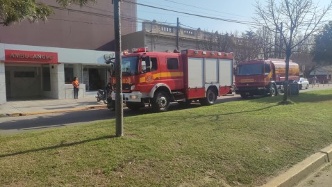 Un principio de incendio en una habitación de la Clínica Centro obligó a una rápida intervención de los Bomberos