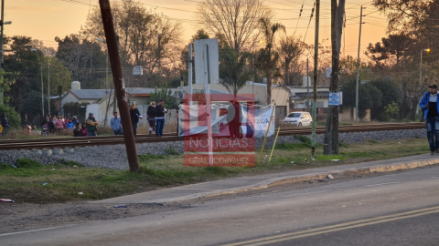 El tren atropelló y mató a una joven en barrio Raffo