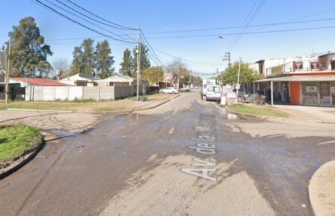 Tensión y enojo en barrio Güemes: policías fueron agredidos tras un control a dos jóvenes en moto