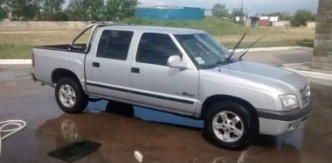 Le robaron la camioneta de la puerta de su casa y reclama más seguridad en el barrio