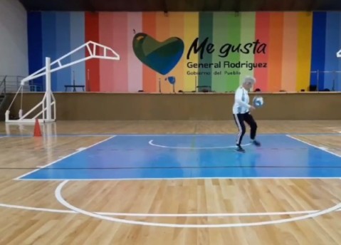 Video: Elba Selva, la única mujer en Fútbol Freestyle de los Juegos Bonaerenses