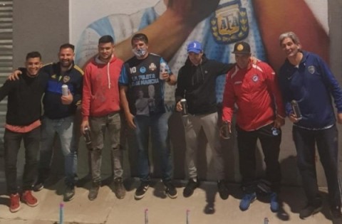 Hicieron un mural de Maradona para cumplir el sueño de un amigo fallecido