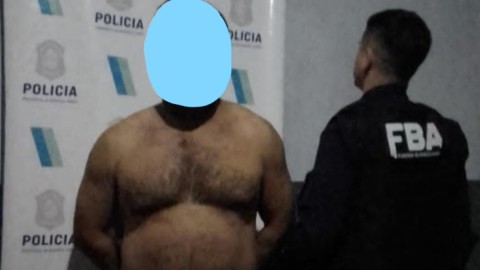 Arrestaron a un hombre que atacó y amenazó a familiares en barrio Los Aromos