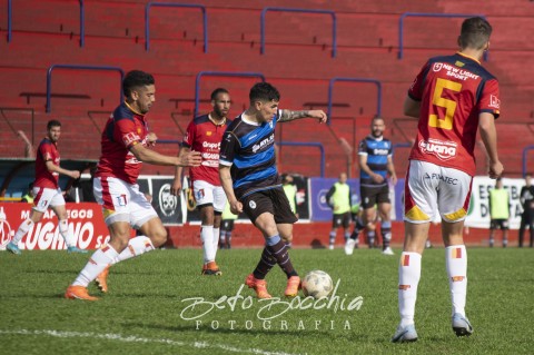 En el duelo de escoltas, Atlas perdió agónicamente ante Deportivo Español y no pudo ser puntero