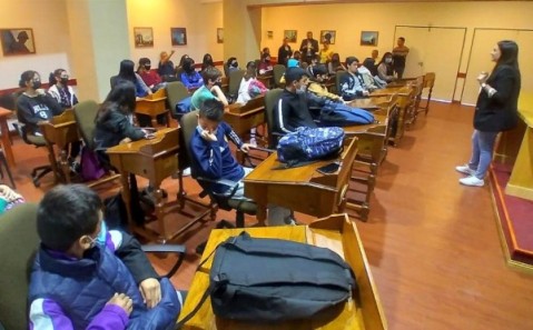 Estudiantes de una Secundaria rodriguense fueron concejales por un día