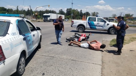 Evadió un control, lo aprehendieron y no pudo demostrar que la moto era suya