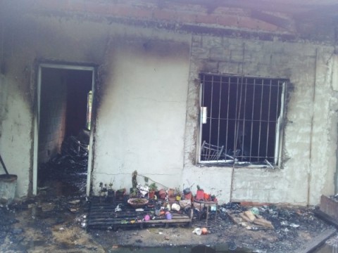 Una familia de Altos del Oeste perdió su casa a raíz de un voraz incendio y necesita ayuda para recomponerse