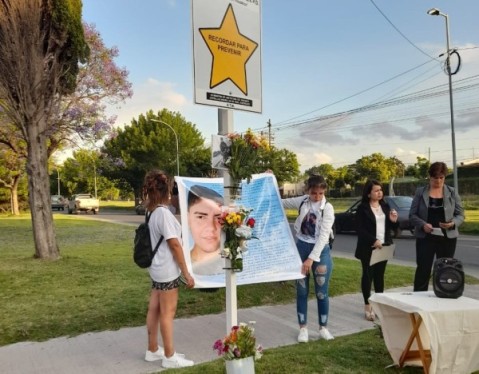 Colocaron una “Estrella Amarilla” en recuerdo de Maxi Aguirre, fallecido en un choque en Ruta 7