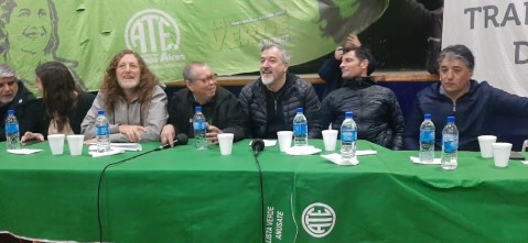 Plenario intersindical en el club Alem: cuál es el plan de los gremios para la "resistencia" contra Javier Milei