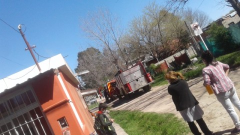 Incendio en una casa del barrio Los Naranjitos