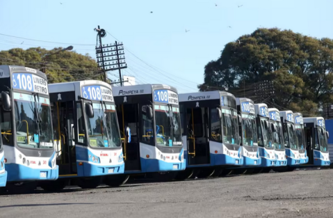 Kicillof declaró no tener fondos para pagar los subsidios al transporte público, por lo que habrá menos colectivos