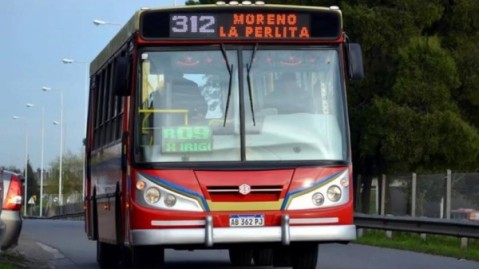 El Municipio planea reubicar una parada de colectivos "ilegal" en inmediaciones del Acceso Oeste: cuál es y dónde quedará