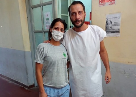 Luciano Cáceres, en los pasillos del Hospital Vicente López durante el rodaje de otra película en General Rodríguez