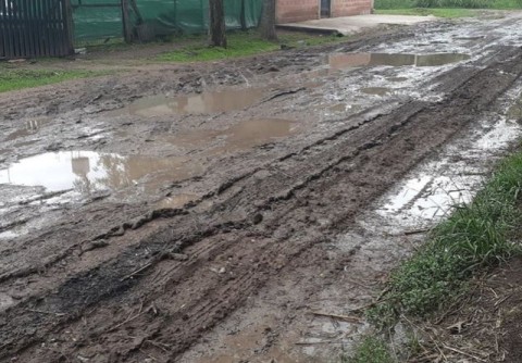 Vecinos del barrio Hermoso reclaman por el estado de las calles