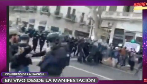 Video: asi fue la represión a dos rodriguenses en el Congreso durante la marcha por los jubilados