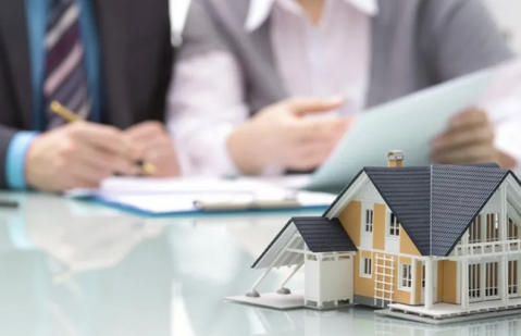 Qué ingresos debe tener una familia para acceder a los nuevos créditos hipotecarios UVA y cuál es el mejor plazo para pedirlo