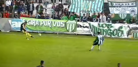 Video: así fue el golazo de mitad de cancha con el que Alem rescató un empate en Laferrere