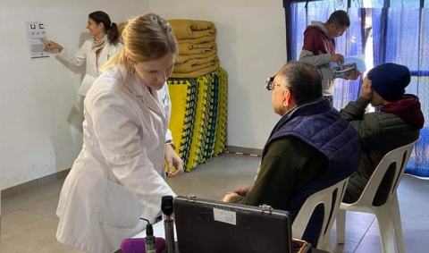 Más de un centenar de vecinos recibieron atención oftalmológica gratuita en barrio Marabó