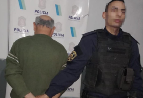 Detienen a un hombre que amenazó a su pareja con una cuchilla