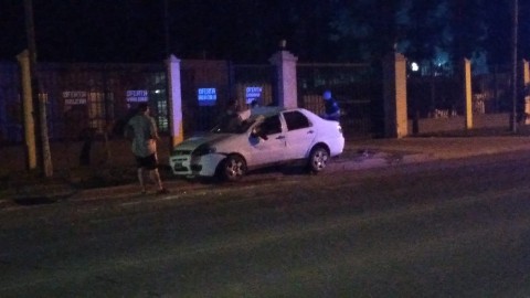 Un auto volcó en la Ruta 7 y un hombre debió ser trasladado al Hospital