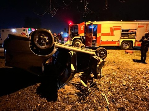 Un auto volcó en Ruta 7 y su conductor debió ser hospitalizado